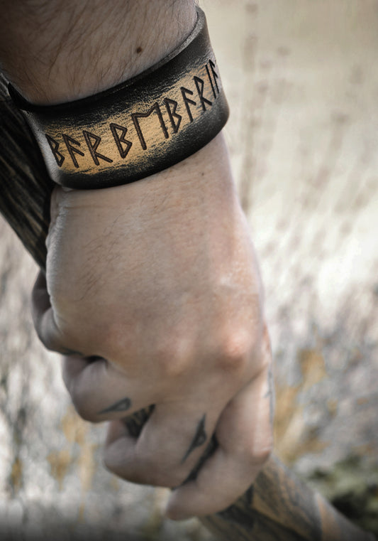 Bracelet Viking en Cuir BARBEBARIAN ÉDITION RUNES