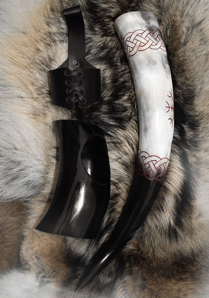 Corne à Boire gravée Viking AEGISHJALMUR ROUGE 50 cl + Supports (Corne et Cuir)