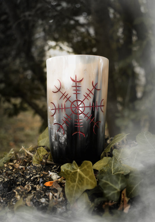 Gobelet à Boire en Corne gravé Viking AEGISHJALMUR ROUGE 33 CL