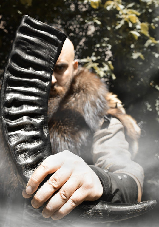 Corne de Buffle à Boire Viking 50 CL + Supports (Métal et Cuir)