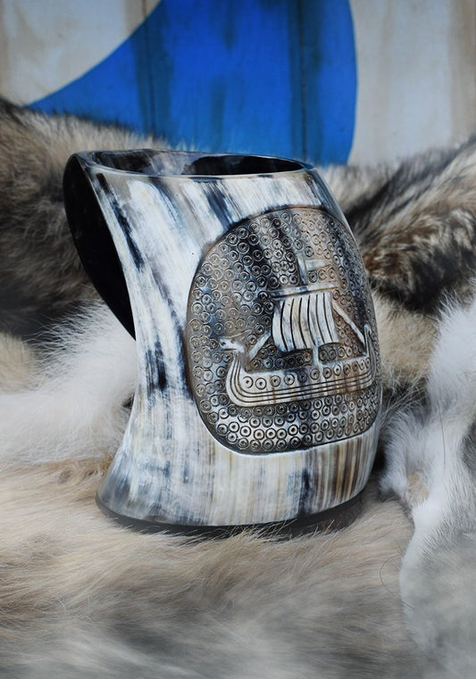 Chope à Boire en Corne sculptée Viking DRAKKAR 50 CL