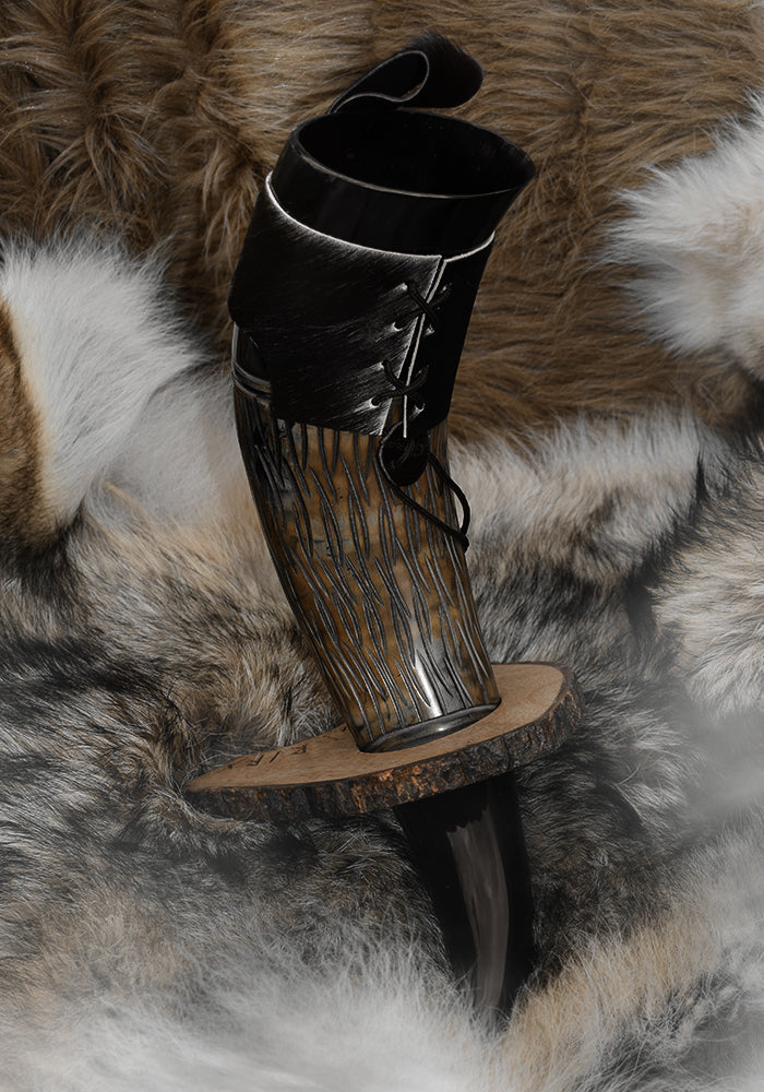 Corne à Boire RUNES BARBEBARIAN 50 CL + Supports (Bois et Peau)