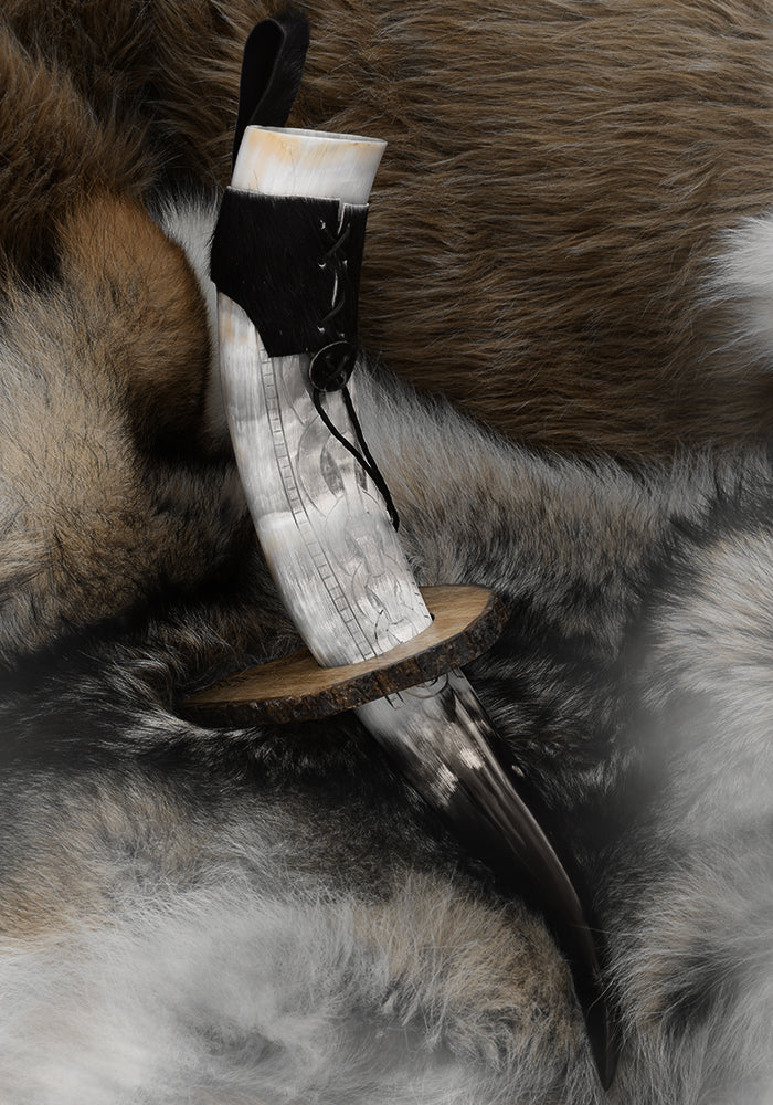 Corne à Boire sculptée Viking ASGARD 50 CL + Supports (Bois et Peau)